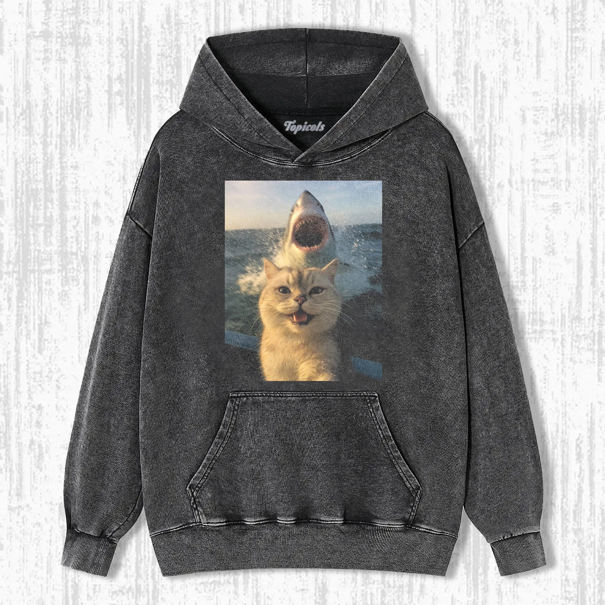 SCARING CAT  T-SHIRT